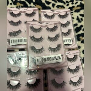 Set of fluffy wispy lashes